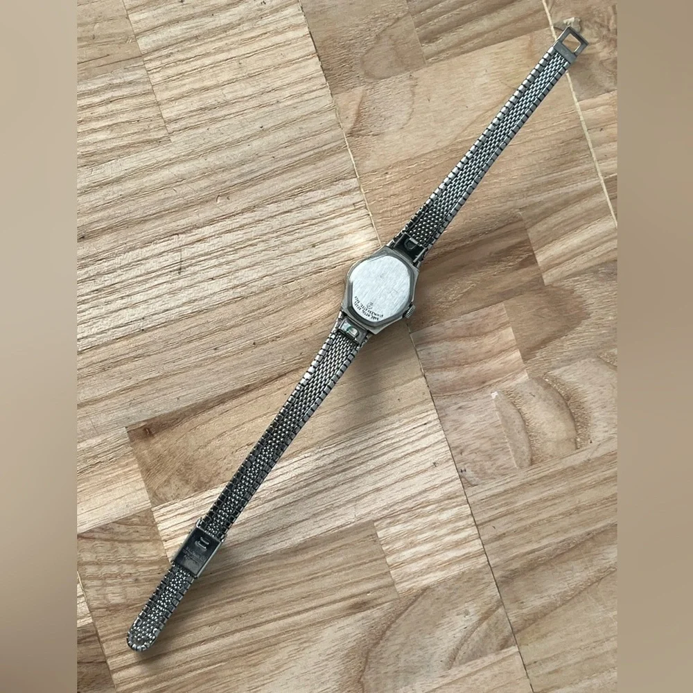 Waltham 17 Jewels Rare Vintage Mechanical Ladies Watch Stainless Dial Bracelet